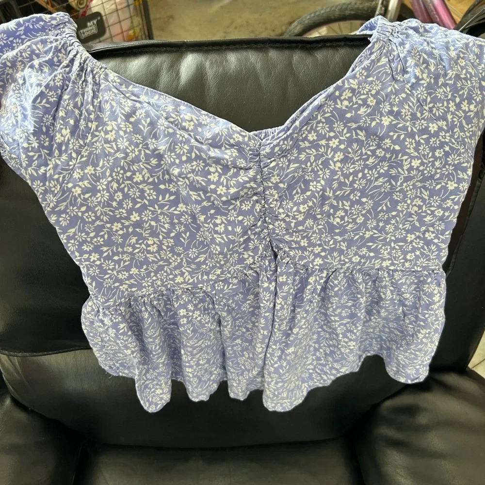 Japna Blue and White Floral top - Picture 3 of 3